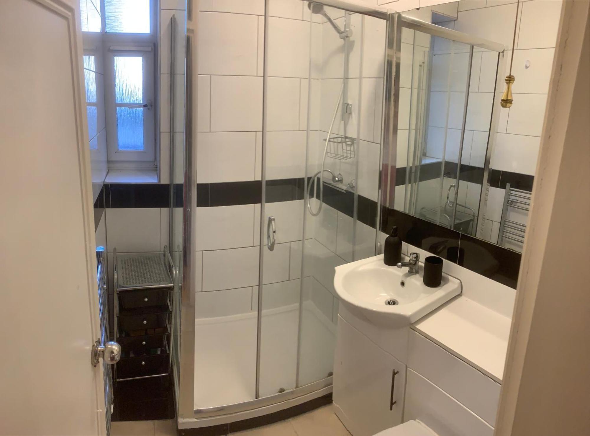 Central Location! Double Bedroom 2 Mins Walk From Battersea Power Underground Station! ลอนดอน ภายนอก รูปภาพ